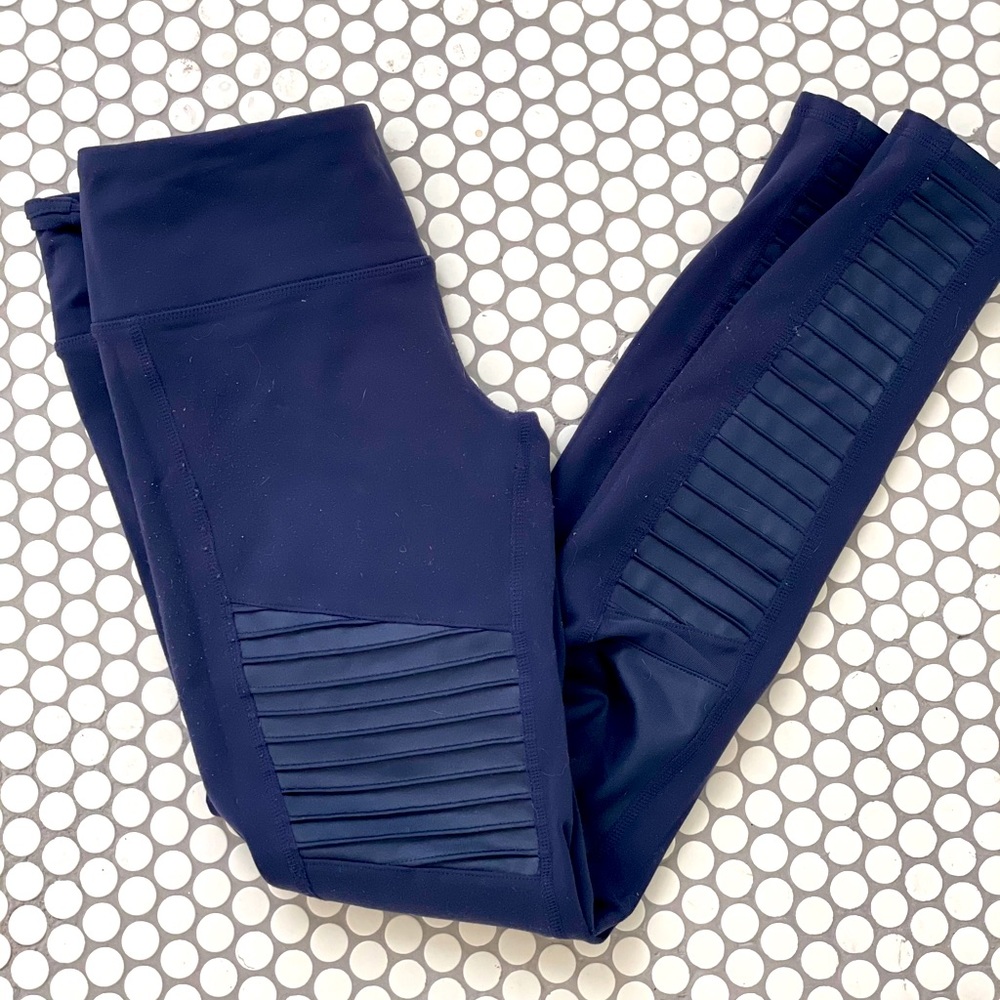 Alo moto leggings in navy S